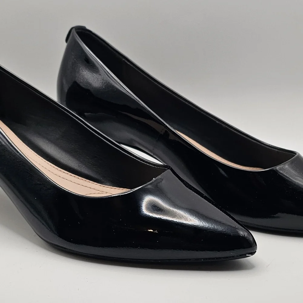 Taryn Rose Black Women's Shoes - Picture 2 of 5